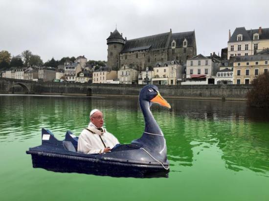 Laval pourquoi la riviere la mayenne etait elle vert fluo 1 pape
